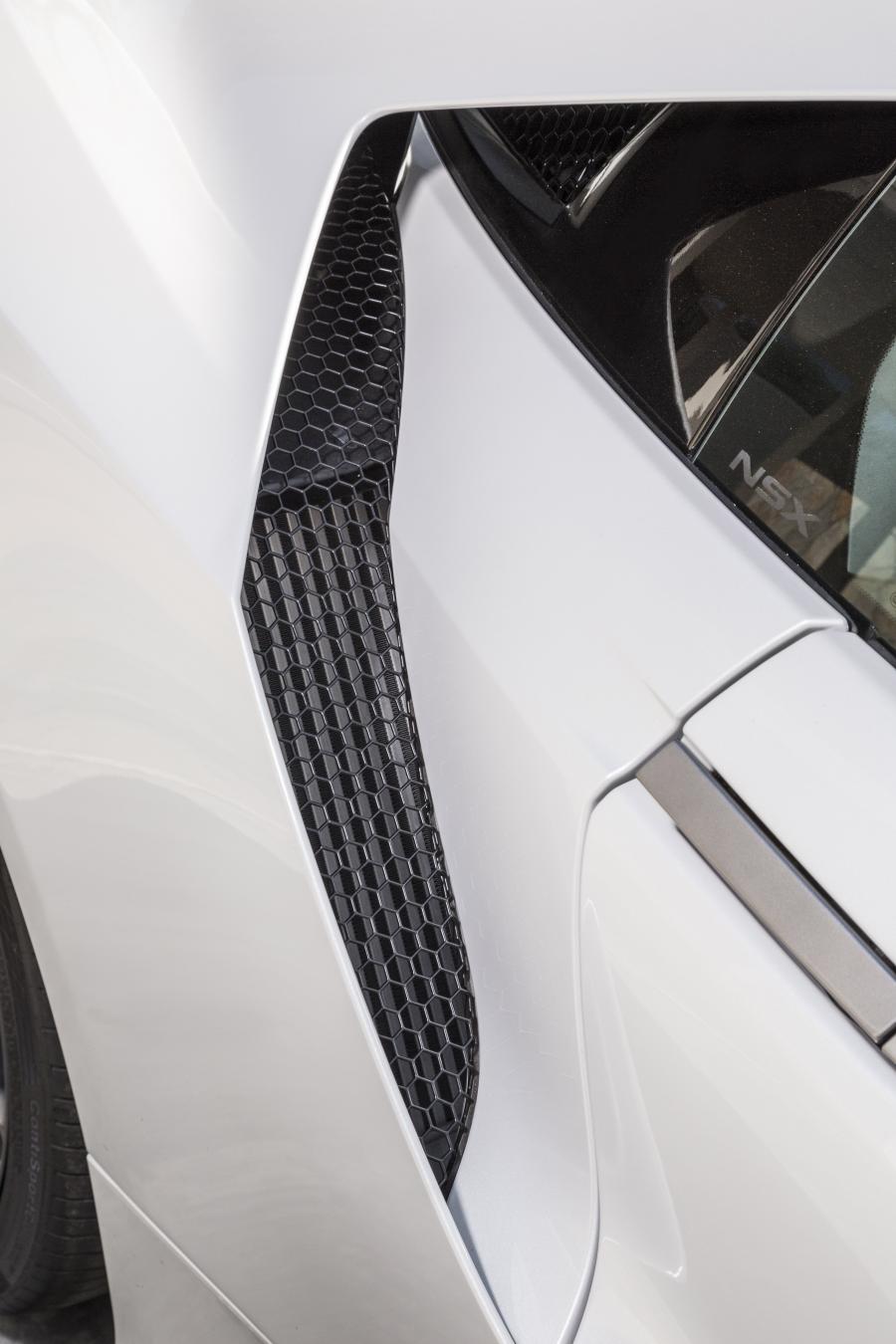 Детали экстерьера Acura NSX 2016 года  (NA) (фото 101 из 286)